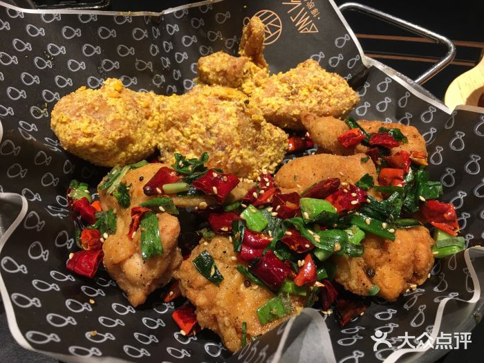 博欧姆新派韩国料理·炸鸡(艾尚店)川味椒麻炸鸡图片
