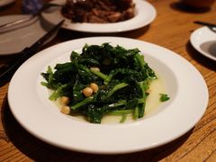小老窖嫩豆苗-阿里家·新疆烤肉酒場 by MIG