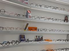 -美式眼镜·授权蔡司.依视路.尼康.豪雅.明月(南翔印象城店)