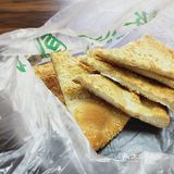 馕也不是现做的，微波炉加热，不推荐他家早餐