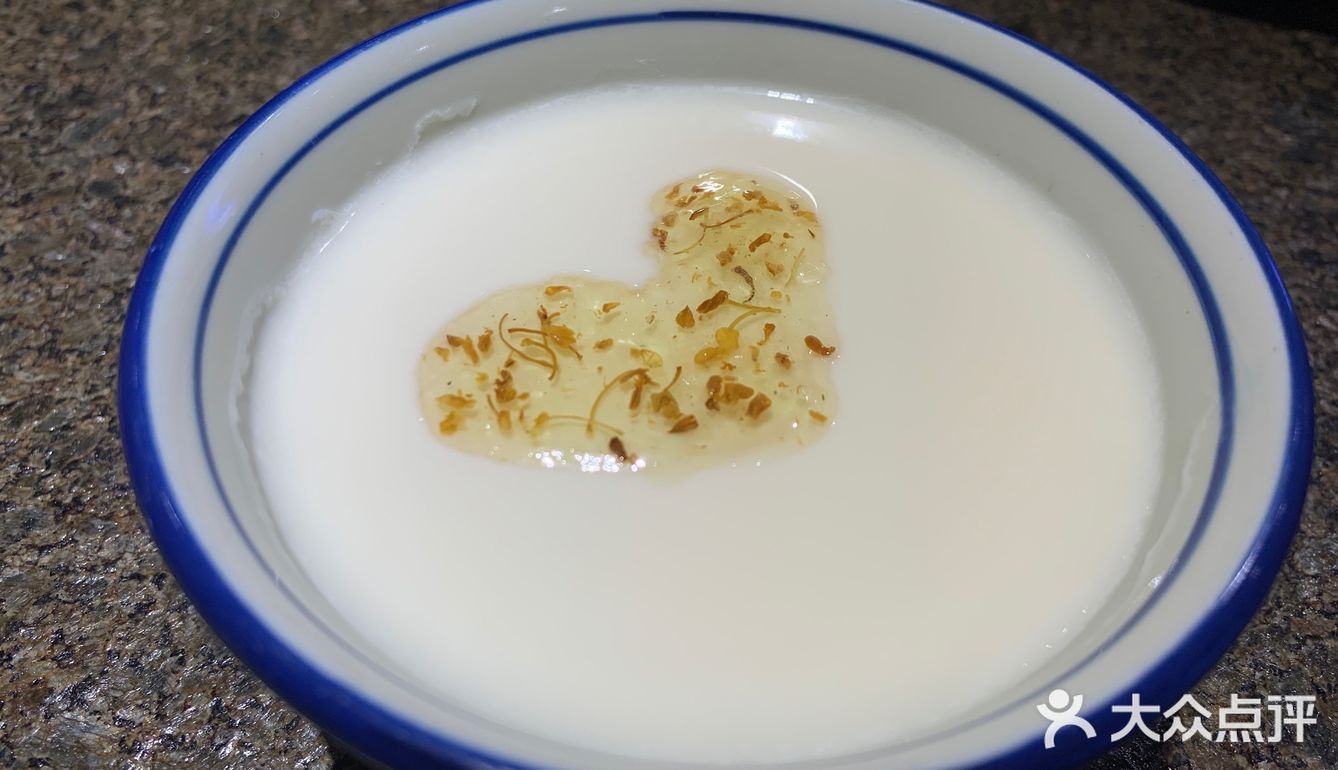 吃到2023年的第一顿小龙虾 口味虾还是蛮辣的