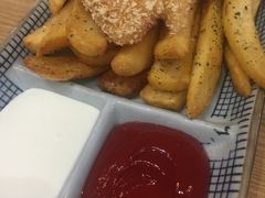 英式炸鱼配宽薯-HELLO 27 意面·沙拉·帕尼尼