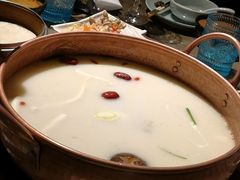 黑胡椒猪肚鸭架锅-三人行骨头王火锅(长寿店)