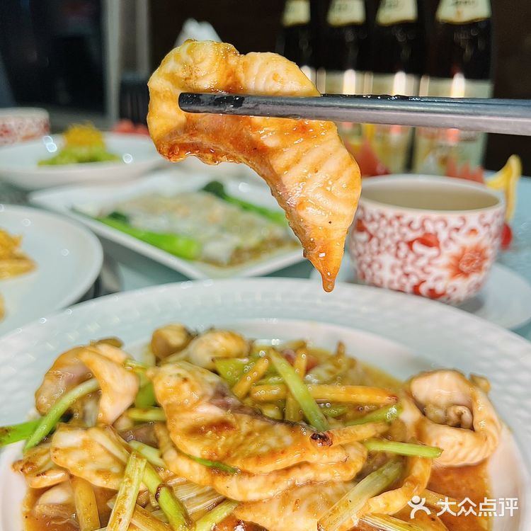 在湘粤食府，体验湘菜和粤菜的结合美味