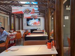 -阿瓦山寨·湘菜现炒·剁椒鱼头王(咸阳总店)