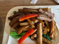 鲍菇菜心炒牛柳-粤仔湾砂锅粥(广益哥伦布店)