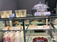 面包甜点陈列柜-喜茶(广州中山六路店)