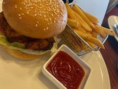 -WOLFGANG PUCK KITCHEN & BAR(迪士尼小镇店)