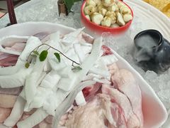 -洪氏嗨捞·广东猪肚鸡·椰子鸡火锅(西咸万象城店)