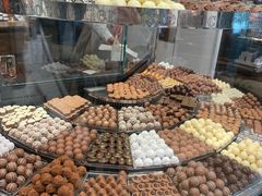 -Laderach 莱德拉(上海环贸iapm店)