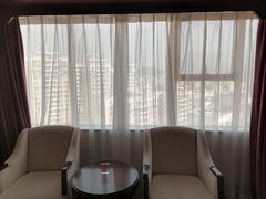 -深圳君逸国际酒店(龙岗横岗塘坑地铁站店)