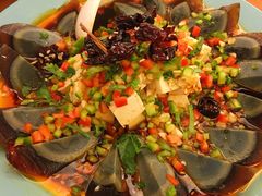 凉拌皮蛋豆腐-白天鹅家宴·东北菜