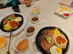 -汤姆家的牛排意面披萨(新城市广场店)
