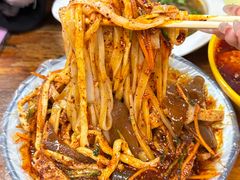 -不起眼麻辣烫凉皮店