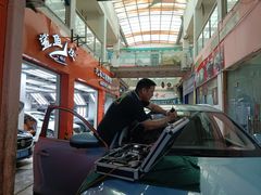 -鲨鱼皮汽车凹陷玻璃修复(静安店)