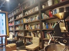 -房角石咖啡与书(吉大南校店)