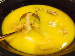 -鲜入围煮花胶鸡海鲜火锅