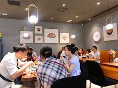 -POKEE VIA&Brunch·维娅(重庆来福士店)