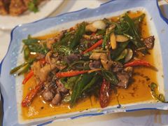 炒鸡杂-百年粉蒸牛肉