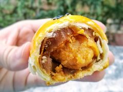 莲蓉蛋黄酥-鲍师傅糕点(春熙路店)