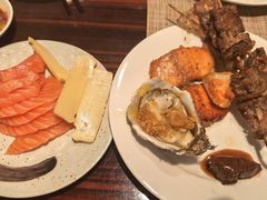 -广州万富希尔顿酒店·感趣自助餐厅·金秋蟹宴生蚝海鲜刺身
