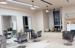 -MOON·HAIR SALON木恩造型