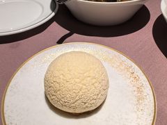 黑松露鹅肝包-新荣记(南京西路店)