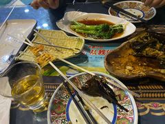-乡村馕坑肉·烧烤·新疆菜·本地人更爱吃(阿勒泰首店)