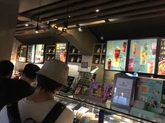 -星巴克(西藏路店)