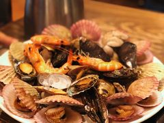 必点菜一筐海鲜-鲜小岛·铜锅涮肉