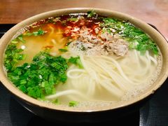 猪肘汤面-亮亮面馆(经六路店)