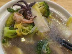 -万和春排骨砂锅米饭(新业广场店)