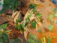 红烧牛肉面-金杨拉面王小吃面馆·牛三宝面·红烧牛肉粉
