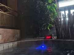 -泉城欧乐堡戏水湾艺术养生温泉