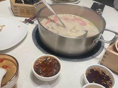 -煲王粤菜餐厅(中侨中心店)