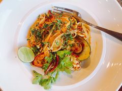 -Chom Cafe and Restaurant