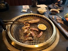 -铭牛烧肉·和牛海鲜自助(高新月牙湖店)