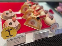 -Salon de The de Joel Robuchon(外滩18号店)