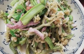 Stir-Fried Dried Lettuce and Cauliflower