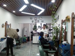 -V8潮牌·接发烫染连锁