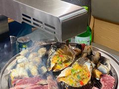 -围炉肉舍•炭烤活鳗•丹东海鲜烤肉(步行街店)