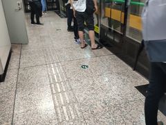 -人民广场(地铁站)