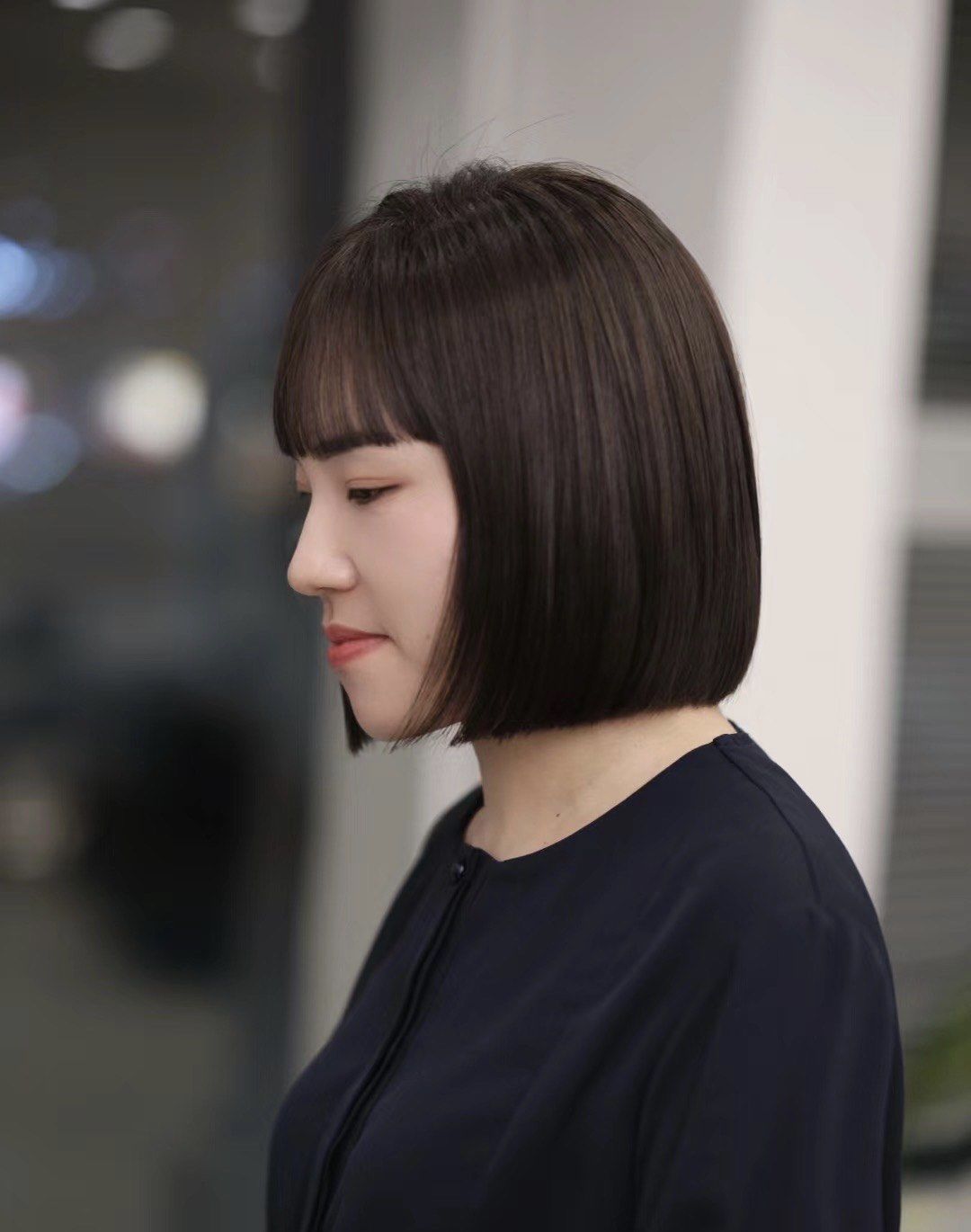 这是沙发发质女生的追求发质:沙发自来卷发型:齐肩短发
#拉直 #美发