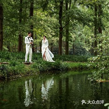 选店理由:在网上对比了很多家，很喜欢铂爵旅拍的整体拍