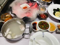 -红鼎豆捞·非遗鲍皇汤火锅(宝丰路店)