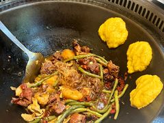 -哈尔滨烧烤·山河村铁锅炖(交大店)