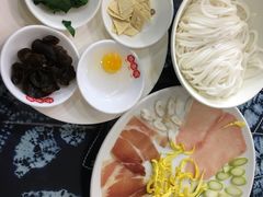 -桥香园过桥米线(国贸店)