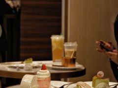 开心果奶油泡芙-KNOTKNOT珞珞·日式甜品(K11店)