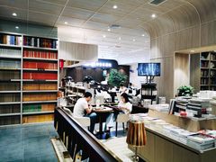 -钟书阁(群光广场店)