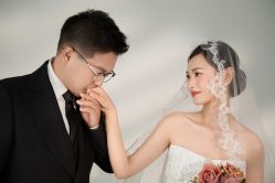 -雪中彩影婚纱摄影·微光艺术中心